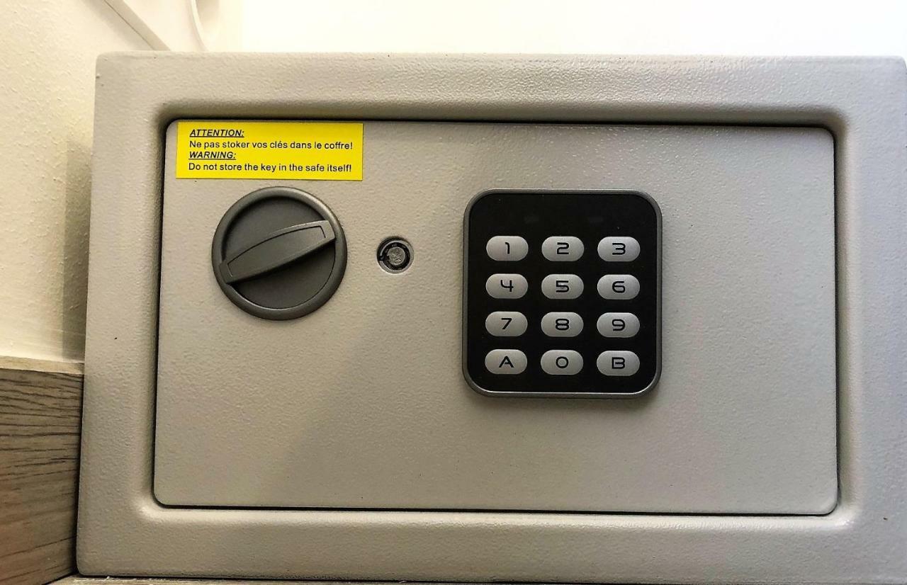 Apartment Centre Flat - Modern, Quiet And Brand New