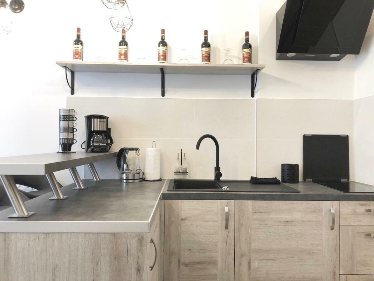 Apartment Centre Flat - Modern, Quiet And Brand New Nice