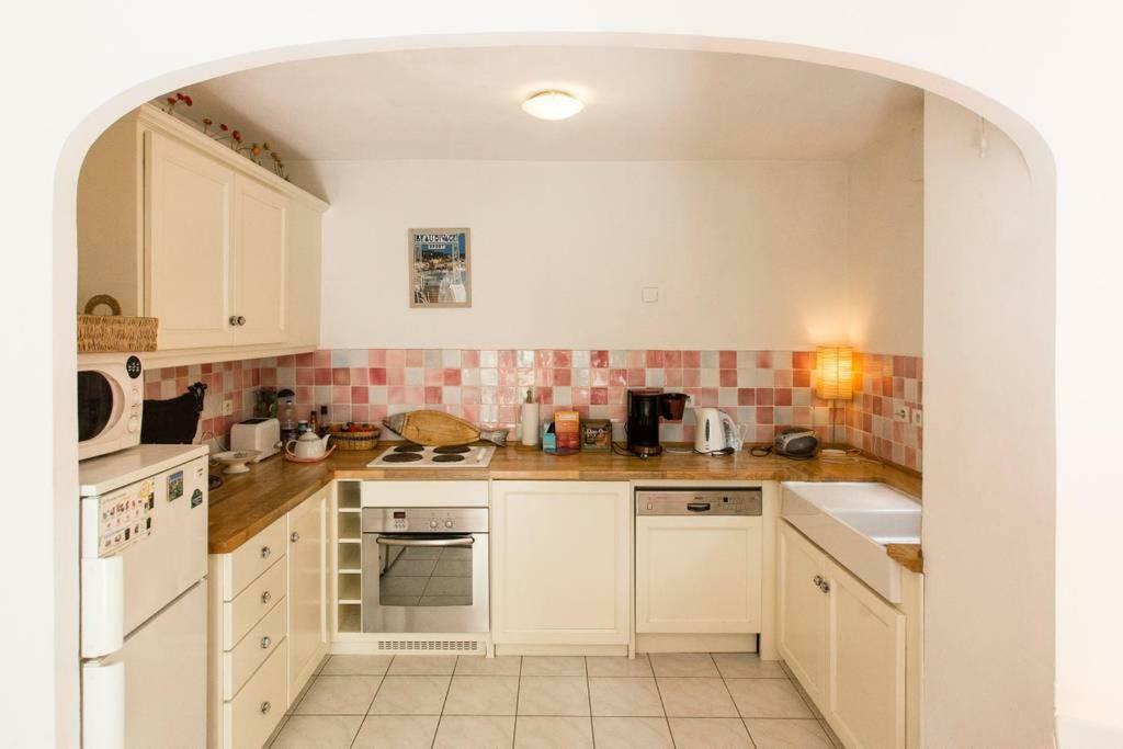 Villa Soraya , Quiet Location With Big Garden Near Beach And Old Town Of Nice * Nice