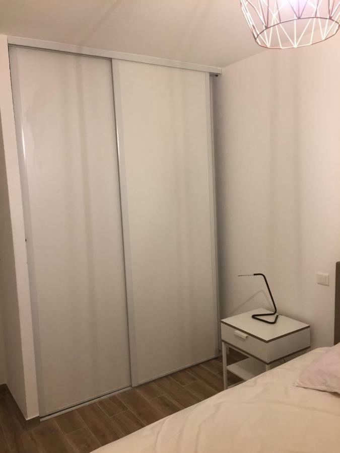 Cosy Poullan, 2-bedroom Apartment, 200 M From The Beach * Nice