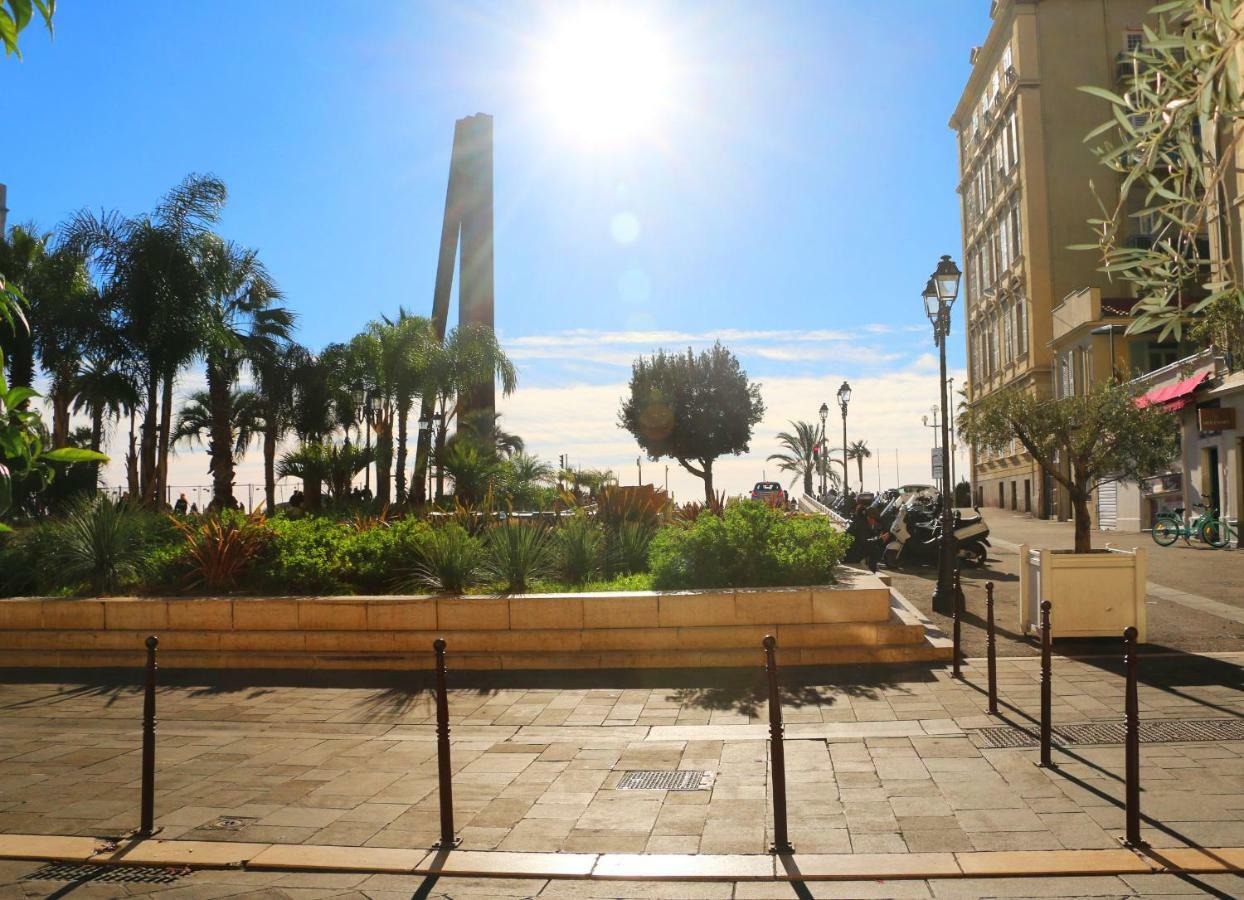 Jade Duplex - No Better Location In * Nice
