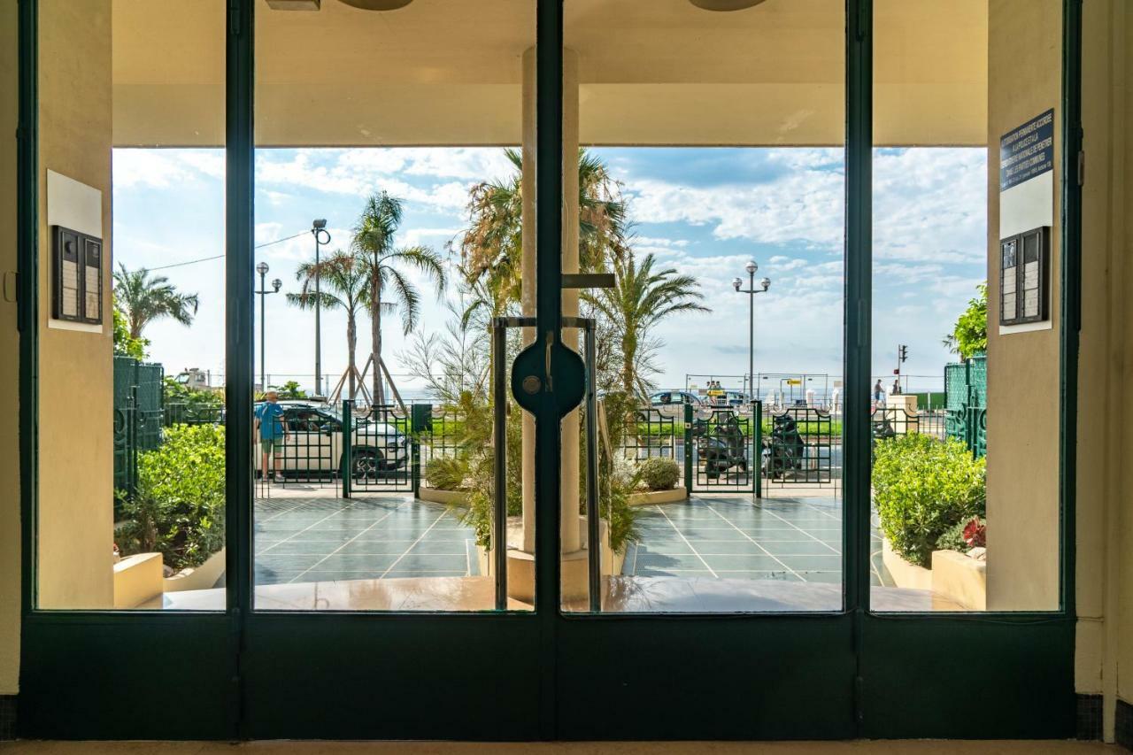 Beachfront Promenade Des Appartement Nice