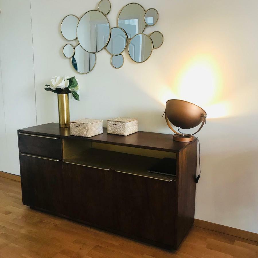 Roses & Ivy, Rue Du Congres Apartment