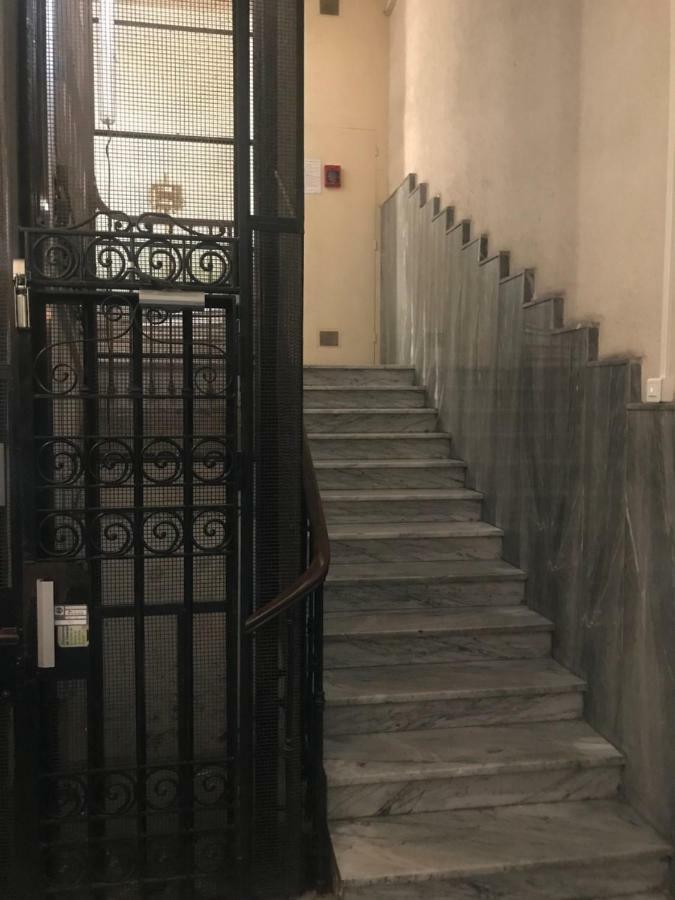 Roses & Ivy, Rue Du Congres Nice