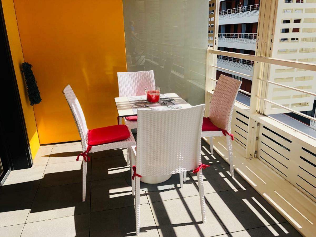 A Terrasse Ensoleillee & Parking A La Gare Du Sud Appartement