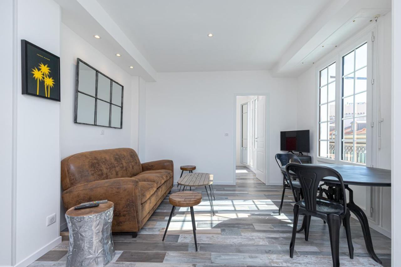 Apartment Squared Head-apartment With Terrace In Nice