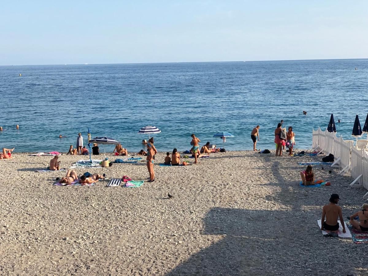 Promenades Des - Carre&or