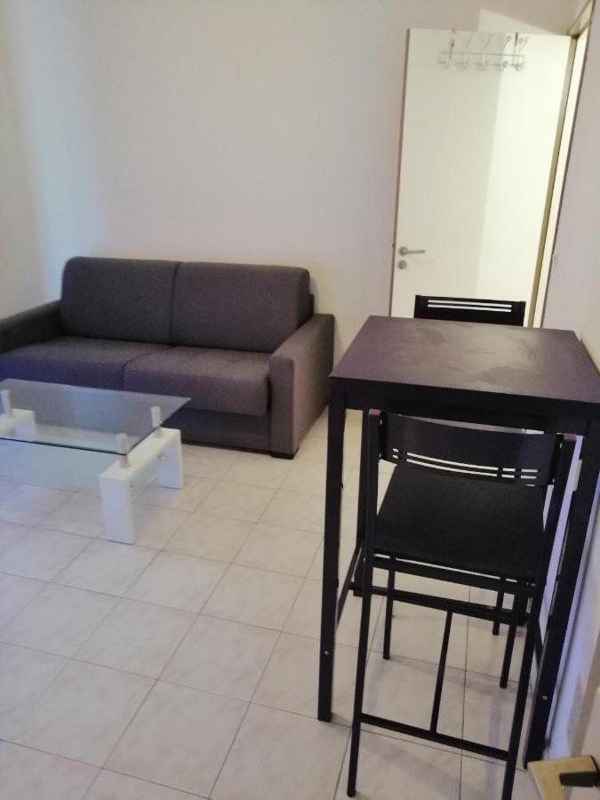 Appart F1 Entier Avec Parking Securise * Nice