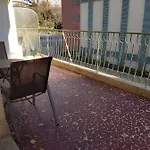 9 Avenue de Carras