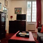 Family 2br Old Town Near Ac Apartment