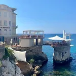 Nautical Living In The Sought-after Port Nice