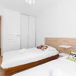 Large 2 Bdr At Port Apartment