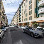 Large 2 Bdr At Nice Port