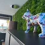 Luxury Garden Jacuzzi Promenade