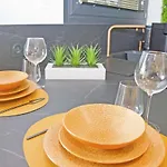 Apartment Luxury Garden Jacuzzi Promenade