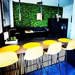 Apartment Luxury Garden Jacuzzi Promenade