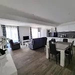 Bel Appartement 2 Chambres Climatise Centre Ville