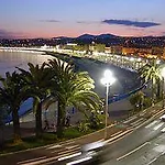 Standing A 50m De La Mer