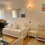 Sunny Studio With Balcony And Ac Near The Sea