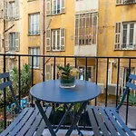 Apartment Centre Flat - Modern, Quiet And Brand New