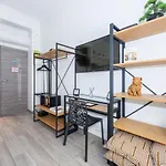 Apartment Centre Flat - Modern, Quiet And Brand New Nice