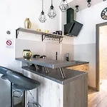 Centre Flat - Modern, Quiet And Brand New * Nice