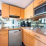 View On Principal Massena Place, Beach 2 Min Walk