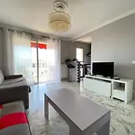 Stylish Modern Beach Studio