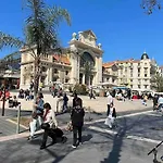 Atypique Et Original * Nice