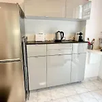 Cosy Apartment - 15 Min From Beach - Free Parking