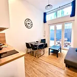 Petite Californie Apartment