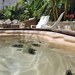 La Petite Nicoise Au Jacuzzi A 3 Min De La Villa
