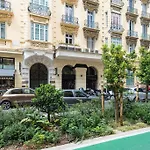 Large Haussmanian Appartment In The Heart Of Nice