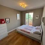 Beautiful Arty Apartment