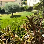 Location De Chambre Privee Dans Residence Prive, Jardins Et Parking Gratuit 1 Min To Tramway Et 9 Min De Centre-Ville, Accessibilite A Plusieurs Transports Nao