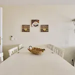 Apartment W 2 Bathrooms At 400M From The Beach
