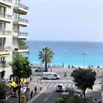 Une atypique et merveilleuse Petite maison en plein cœur de Nice, à proximité de la mer et des plages