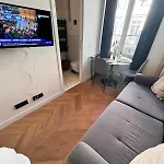 Chic Cozy Studio In The Heart Of The City