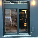 Une atypique et merveilleuse Petite maison en plein cœur de Nice, à proximité de la mer et des plages