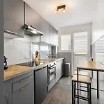 Renting - Philibert - Elegant Spacious Quiet Near The Port Free Parking Apartment Nice