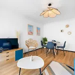 Apartment Renting - Philibert - Elegant Spacious Quiet Near The Port Free Parking *