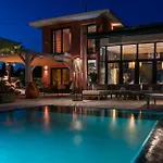 De Luxe Piscine Vue *