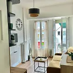 A Pretty Love Nest In Nice