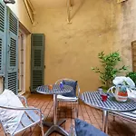 Large One Bedroom Flat In The Old Town Apartment *