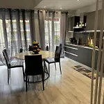 Gorgeous 2 Bedrooms Holiday Apartement