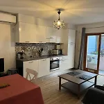 Cosy Poullan, 2-Bedroom Apartment, 200 M From The Beach