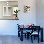 L12 Port Window 1Bedroom Wifi 5Mins Beach & Nice\'S Cap