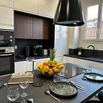 Chic Renovated 2 Bedroom Entire Apartment Or Only Private Rooms In Liberation In Nice With Garage On Demand, Ac, Wi-Fi And Tram Access