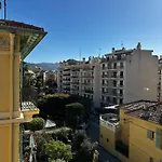 Chic Renovated 2 Bedroom Entire Apartment Or Only Private Rooms In Liberation In Nice With Garage On Demand, Ac, Wi-Fi And Tram Access