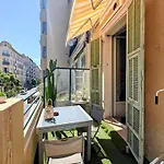 Duplex Central Close Beaches And Shops And Balcony